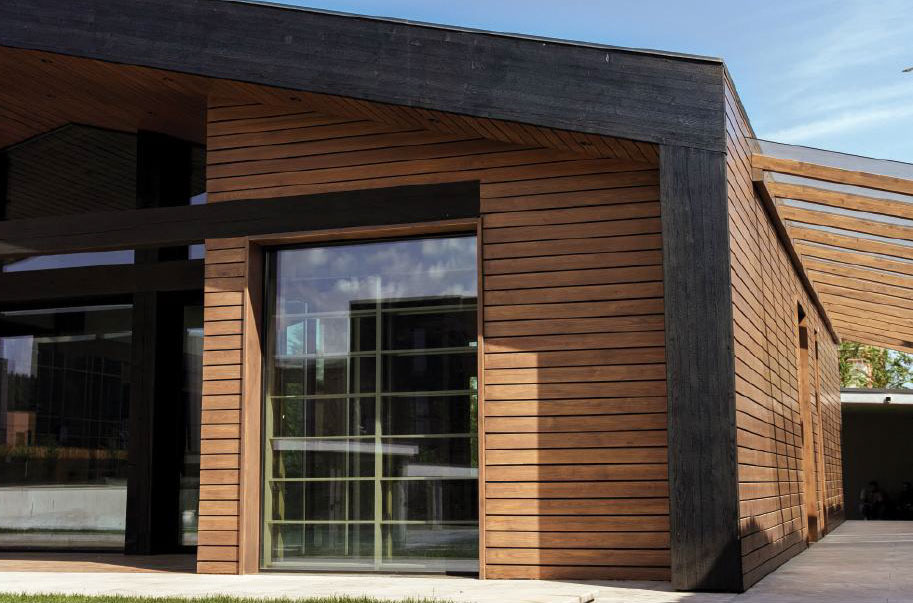 Villa mit Shou Sugi Ban Holzbrandtechnik 